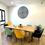 Deluxe Townhouse By Sunkeyrents