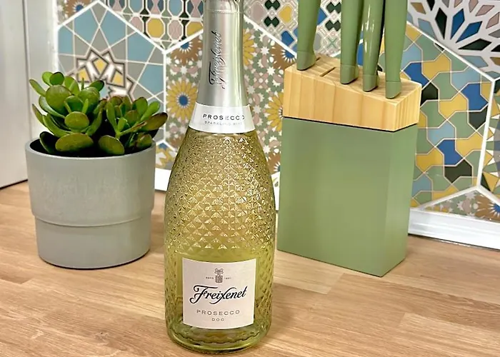 Deluxe Townhouse By Sunkeyrents