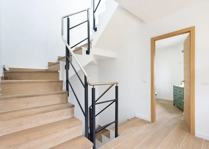 Deluxe Townhouse By Sunkeyrents *