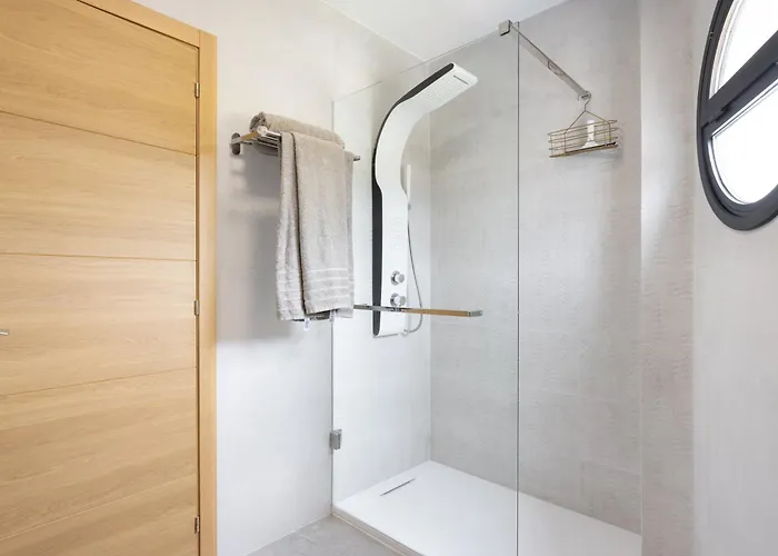 شقة Deluxe Townhouse By Sunkeyrents