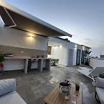 Deluxe Townhouse By Sunkeyrents