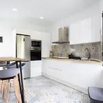 Deluxe Townhouse By Sunkeyrents