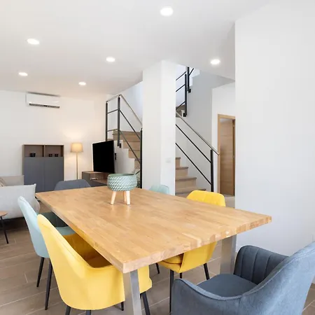 Deluxe Townhouse By Sunkeyrents شقة Alcalá la Real