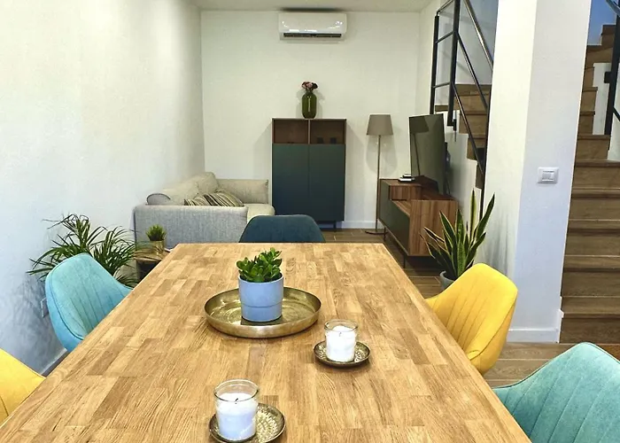 Deluxe Townhouse By Sunkeyrents 아파트 Alcalá