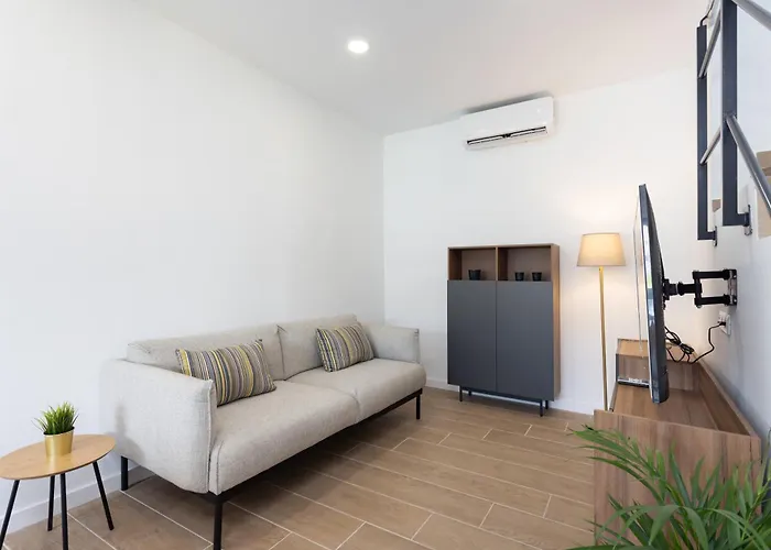 Deluxe Townhouse By Sunkeyrents * Alcalá