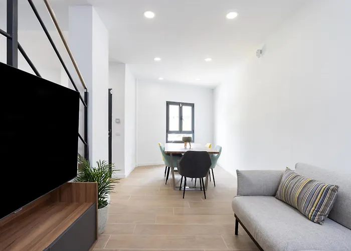 아파트 Deluxe Townhouse By Sunkeyrents *